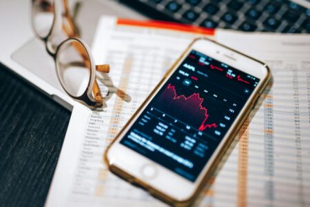Análise Fundamentalista de Cripto: O Que Observar Além do Preço